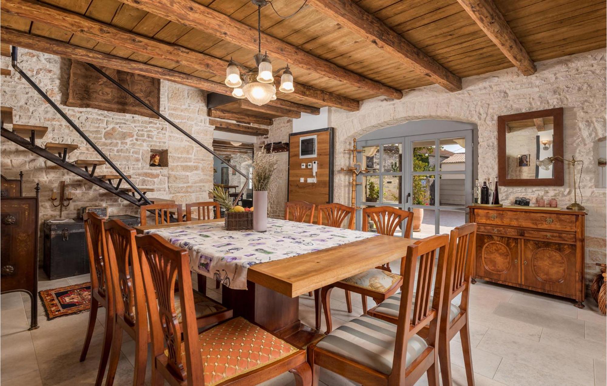 Amazing Home In Foli With Kitchen Eksteriør billede